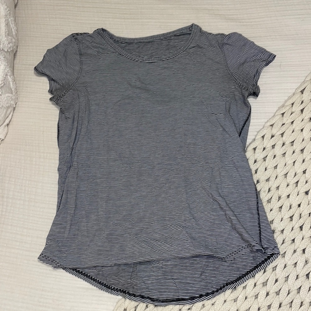 Lululemon tshirt
